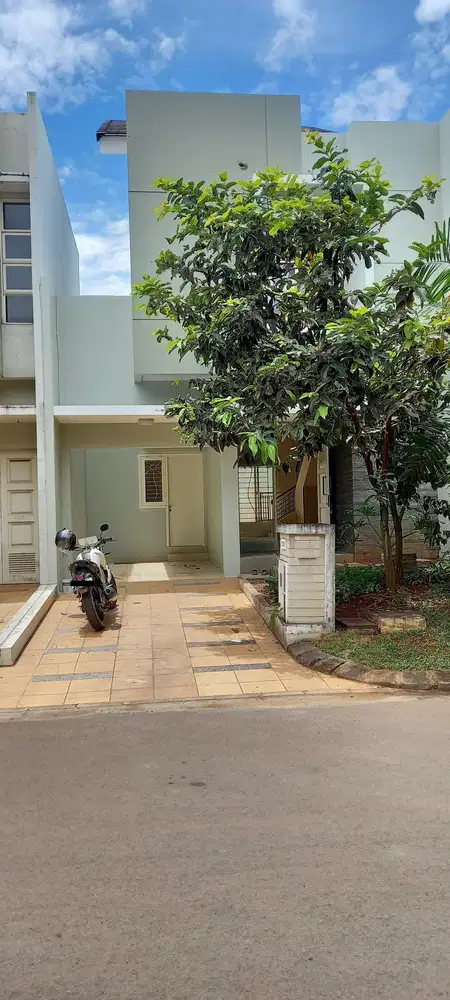 The Springs Cluster Canary Rumah 2 lantai di Gading Serpong Tangerang