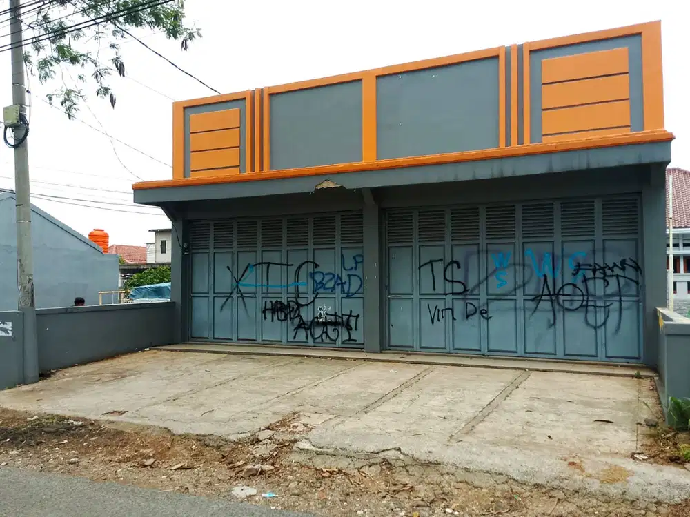 Ruko di Cianjur Kota, Cianjur.  For sale di wilayah yang nyaman. Dengan spesifikasinya adalah sebagai berikut:   - Kamar Mandi: 1   - Sertifikat: SHM