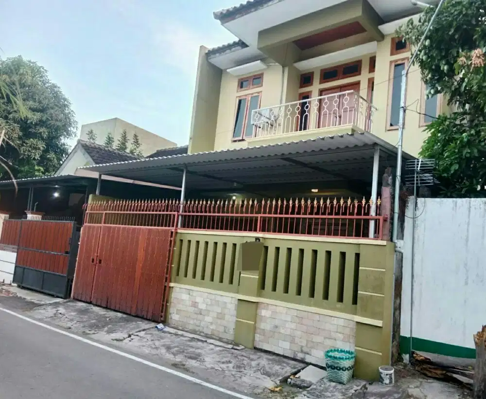 Rumah Bagus Luas Strategis di Solo