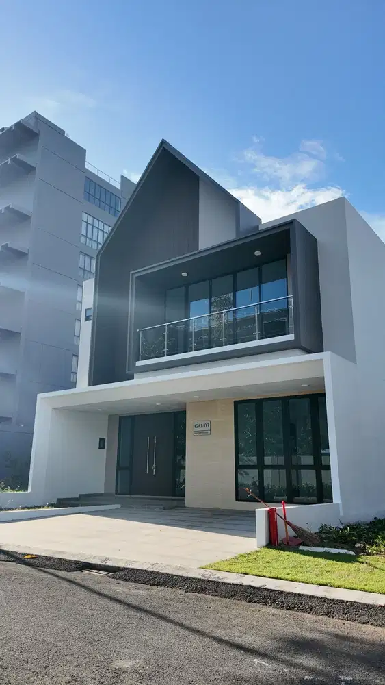 Rumah mewah di Citraland CPI Makassar dekat pantai Losari