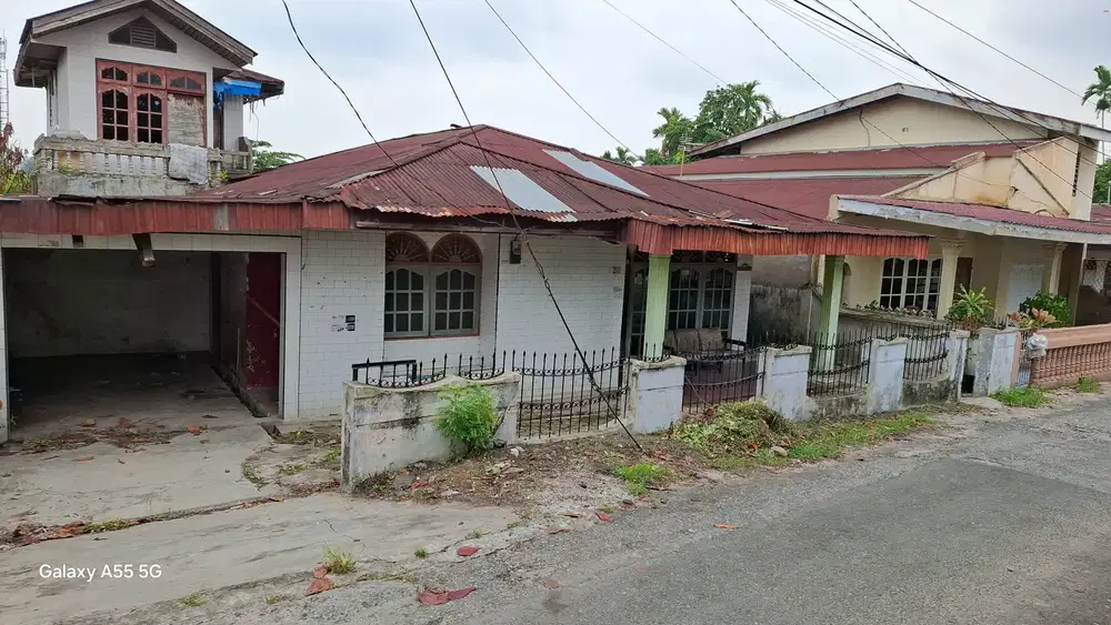 Rumah di gobah tengah kota pekanbaru  dekat LP