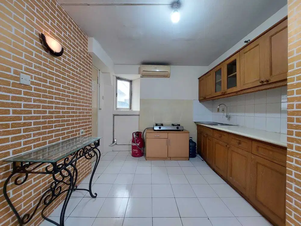 Apartemen 2 BR lantai Rendah Sewa Murah di Jakarta Wisma Gading Permai