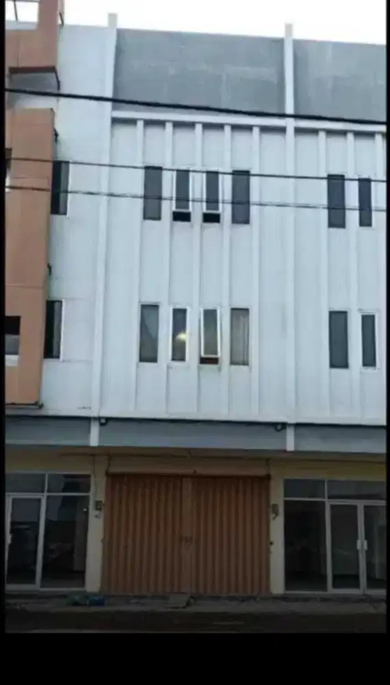 Ruko 3lt kingsquare driyorejo gresik