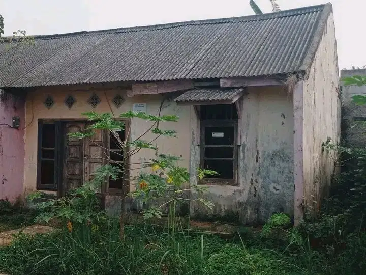 Rumah Rusak di Graha Walantaka Kota Serang