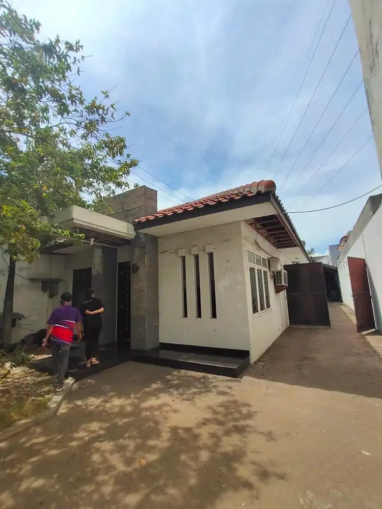 125 - Disewakan Rumah SHM Raya Kenjeran LT 900 LB 200 Lokasi Strategis