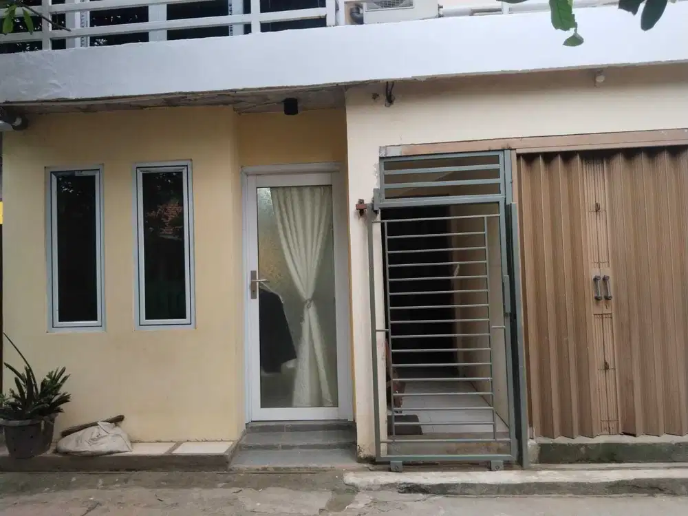 Dijual Rumah 2,5 Lantai Lokasi di Jalan Raya Ciangsana Bojongkulur