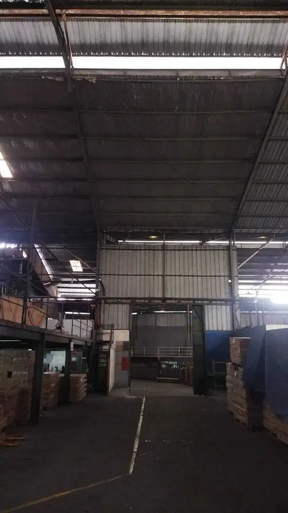 DISEWAKAN GUDANG 5000 METER LOKASI STRATEGIS DEKAT EXIT TOL CITEUREUP