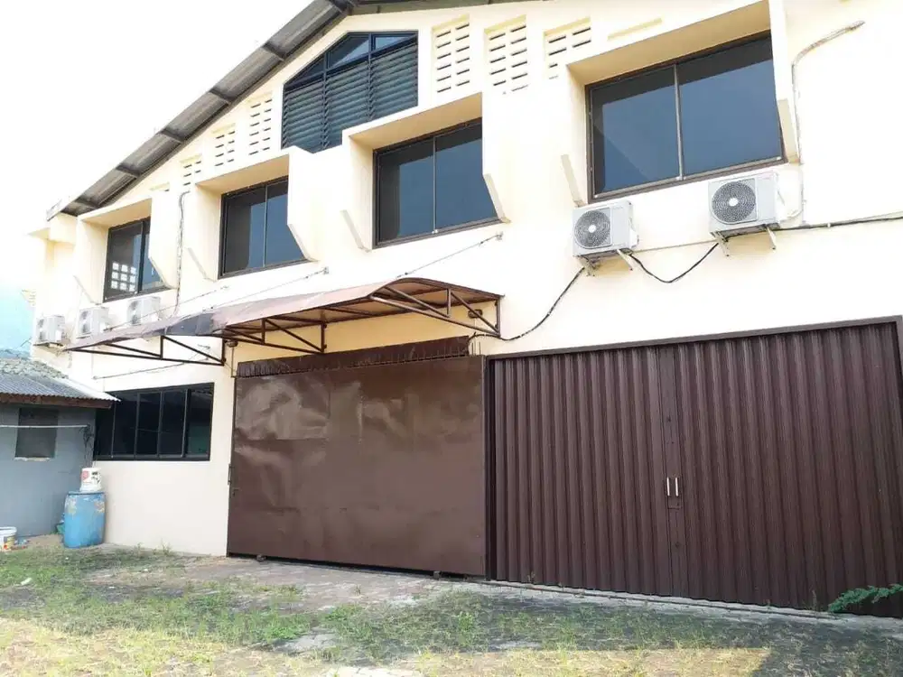 Gudang 2 lantai tengah kota dekat pasar jatinegara jakarta timur