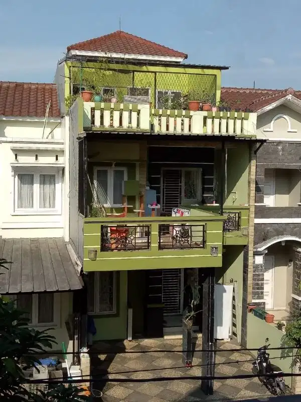 Dijual murah rumah 3 lantai di Nirwana Golden Park dekat  pemda Bogor