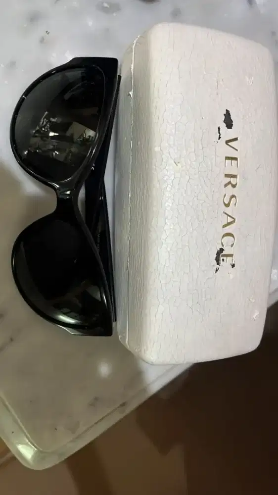 Jual Kaca Mata Hitam Versace