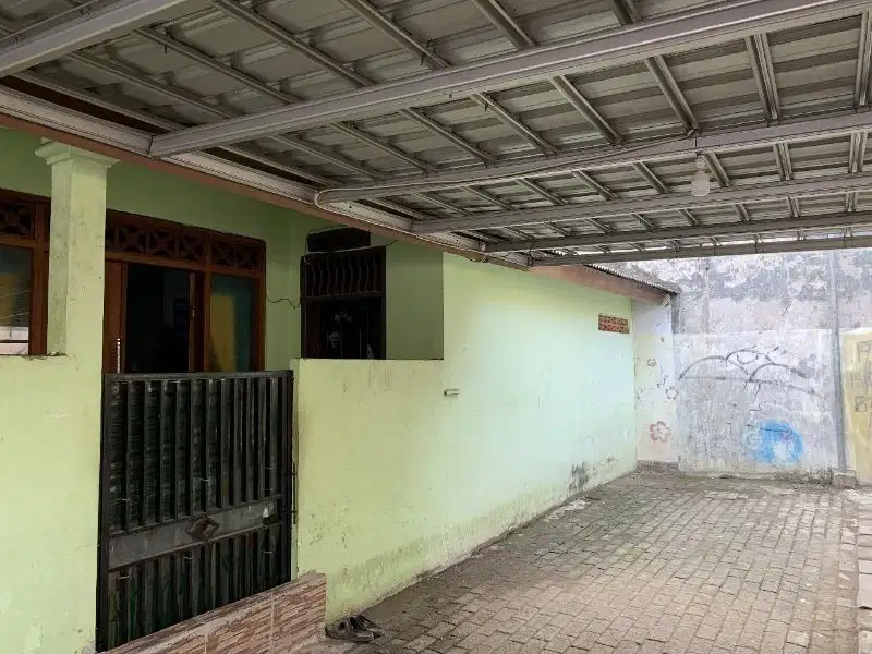 Rumah dan kontrakan 8 pintu di perumnas karawaci