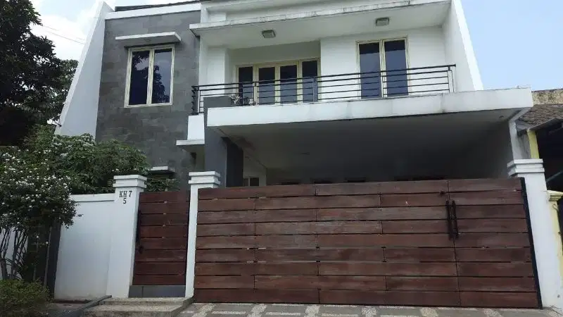 RUMAH SIAP HUNI DI BOULEVARD VILLA NUSA INDAH 3