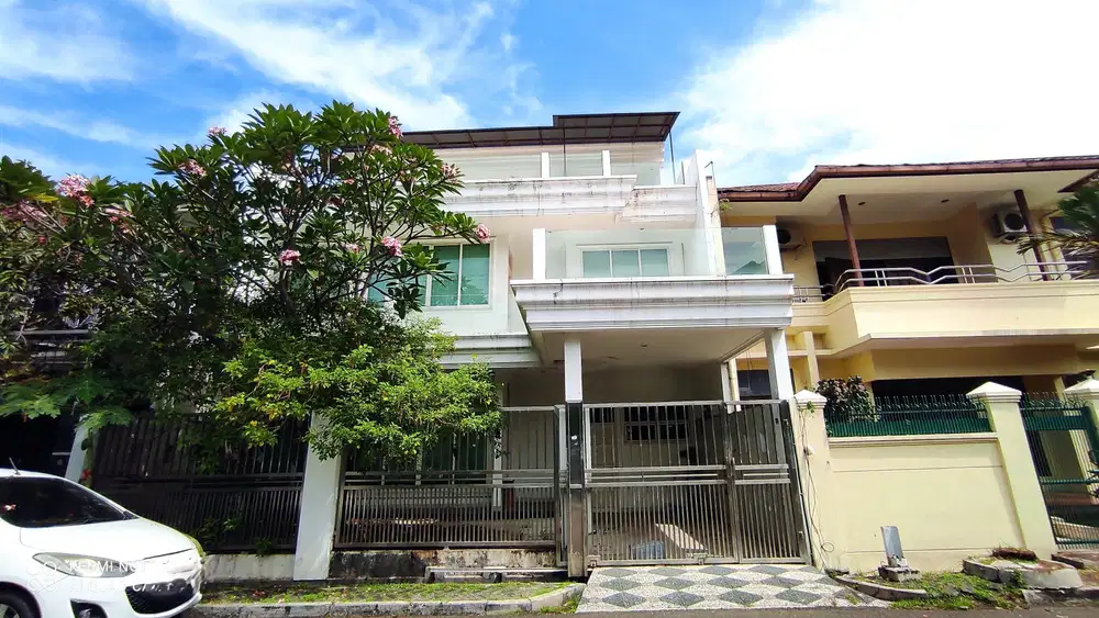 Rumah 3 Lantai Bagus Semi Furnished SHM di Griya Inti Sentosa Sunter J