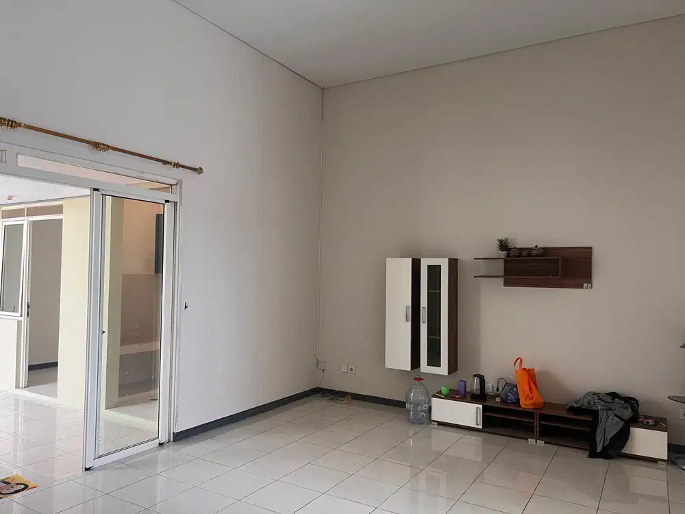 Di sewakan  Rumah Kota Baru Parahyangan  Cluster Naganingrum