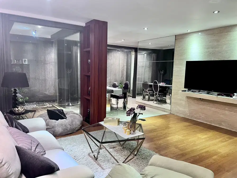 NICE HOUSE OZONE RESIDENCE DI VETERAN JAKARTA SELATAN