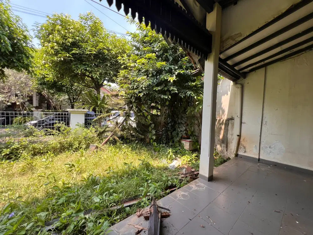 Dijual rumah second hitung tanah  luas 216 LB160 di kemang pratama