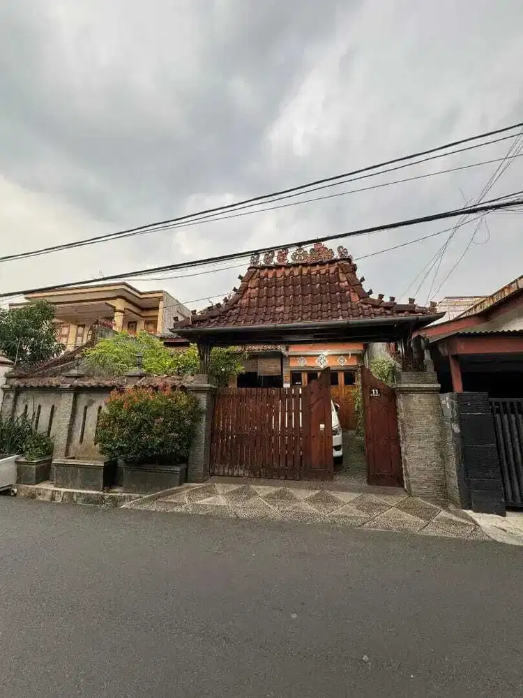 TURUN HARGA JUAL CEPAT..! RUMAH JOGLO | UTAN KAYU | MATRAMAN | JAKARTA