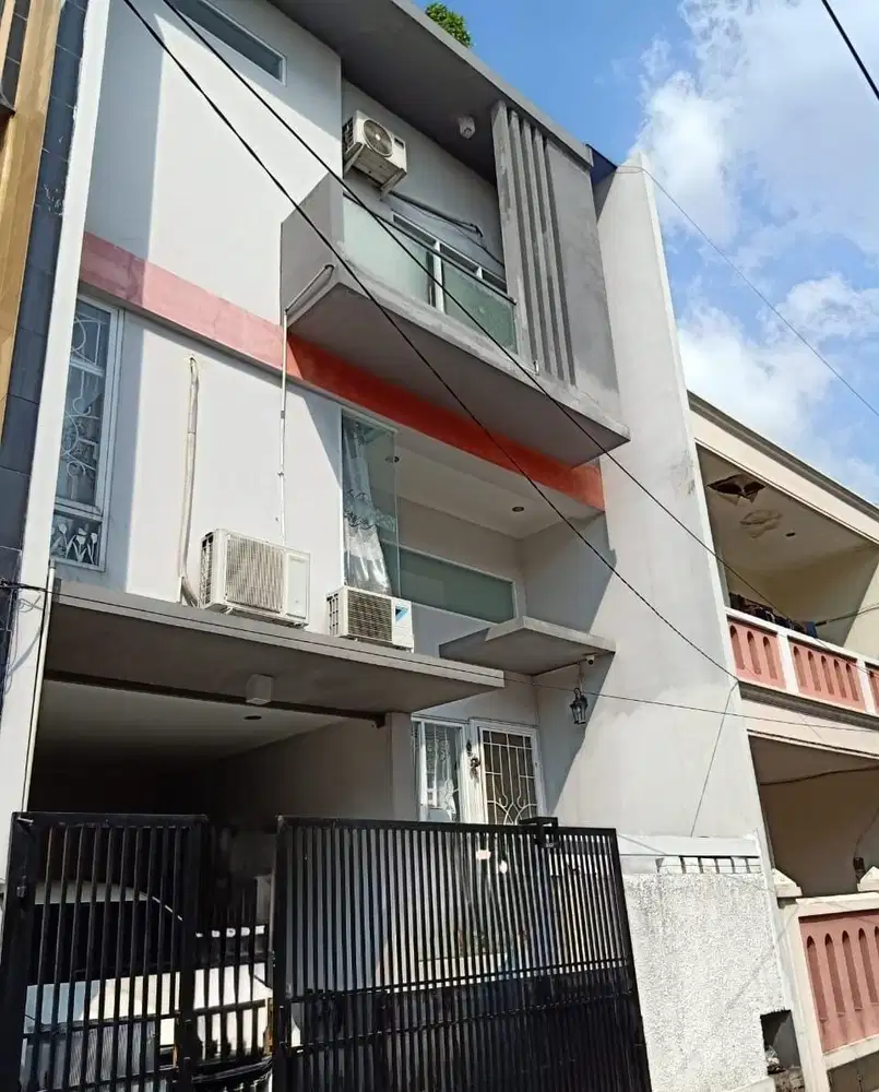 DIJUAL RUMAH 3 LANTAI DALAM PERUMAHAN SUNTER KARYA TANJUNG PRIOK