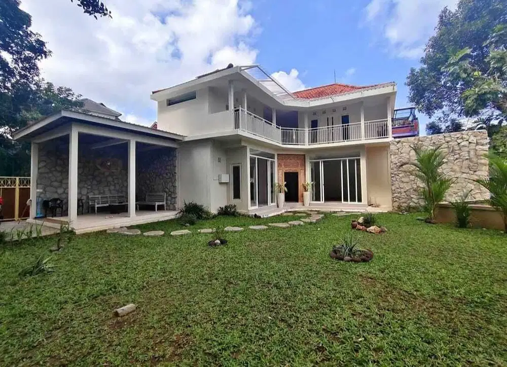 Rumah mewah 2lt 305m2 halaman luas view sungai perum elit a yani utara