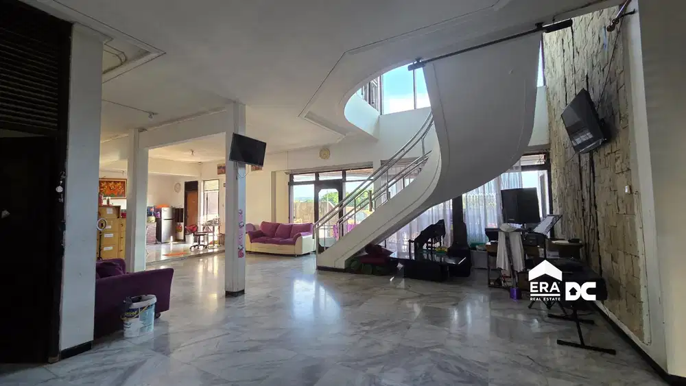 Rumah Luas Ada 4 Unit Paviliun Bisa Untuk Kost Dekat UKSW Diponegoro