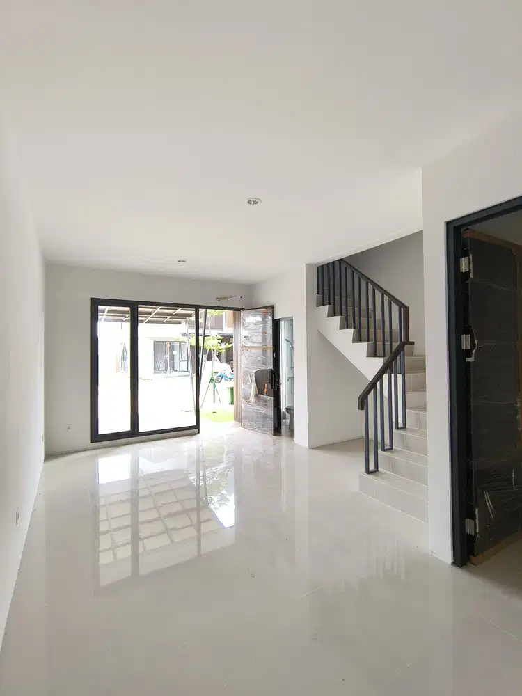 DIJUAL RUMAH MINIMALIS HADAP TENGGARA JARANG ADA DI CITRA GARDEN 8
