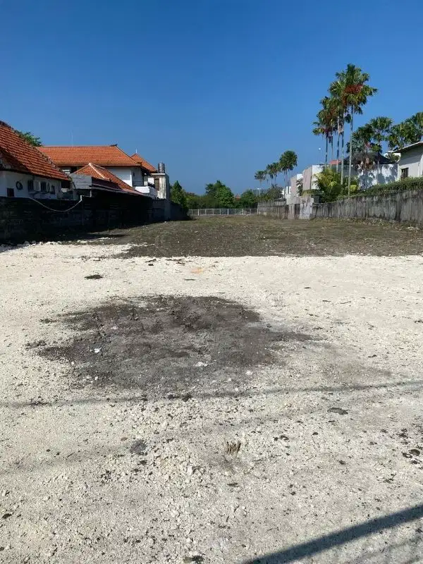 Tanah jalan utama batu belig kerobokan