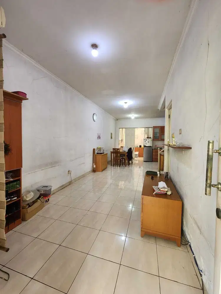 Disewakan rumah 2 lt 5 x 15 m2 di Semanan indah ada 3 kt 2 km 5 ac, ki