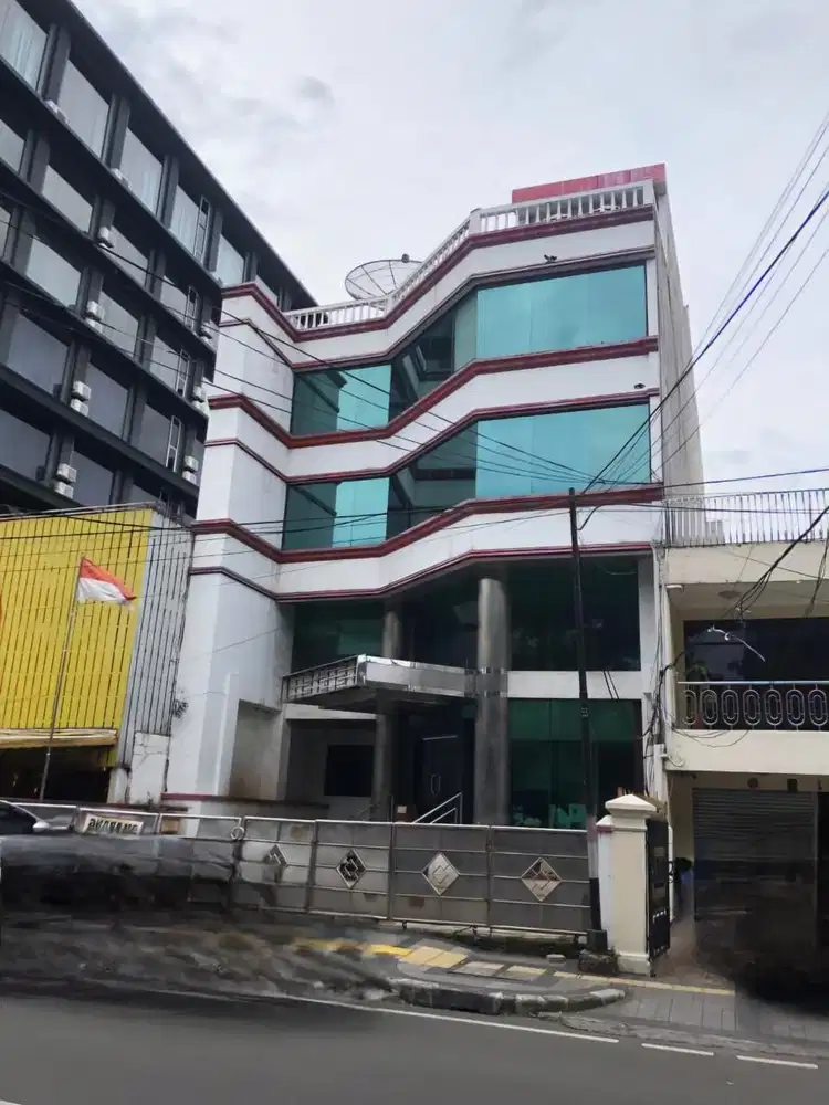 Sewa Gedung Pinggir Jalan Johar Baru di Jakarta Pusat