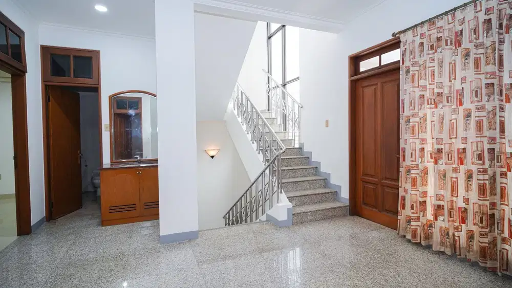 JUAL RUMAH SEMI FURNISH KRUKUT JAKARTA BARAT