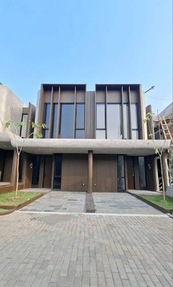 Rumah 2 lantai Modern dan strategis dekat stasiun Jurangmangu