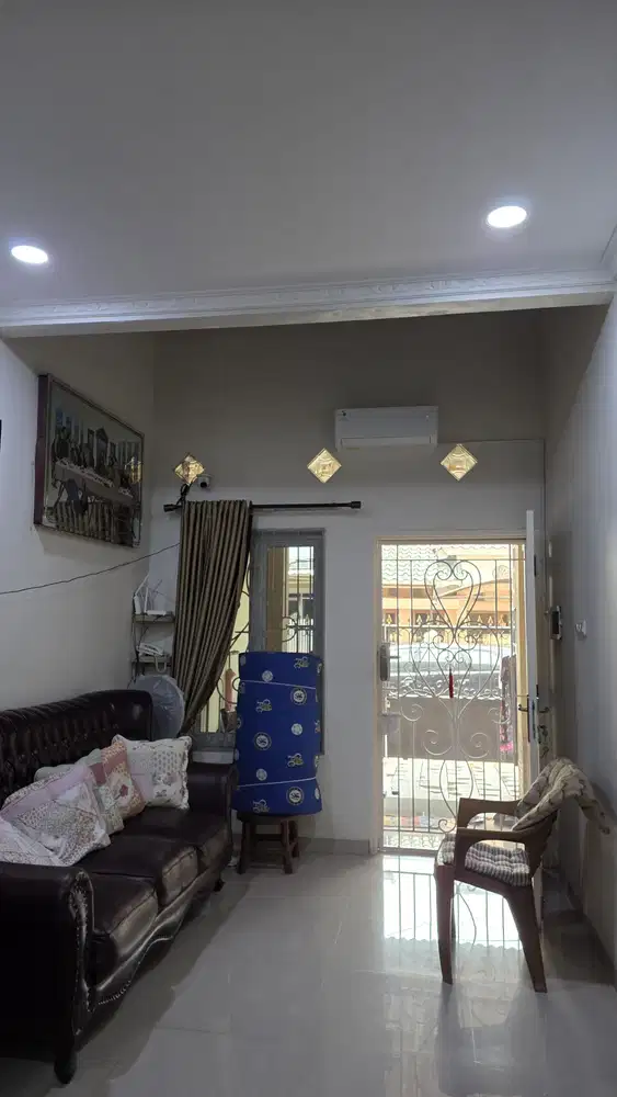 DIJUAL RUMAH CANTIK SEMI FURNISH HADAP BARAT LAUT DI CITRA GARDEN 3