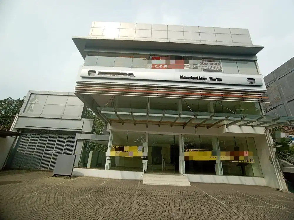 Gedung Sunter ex Showroom mobil Strategis Bagus
