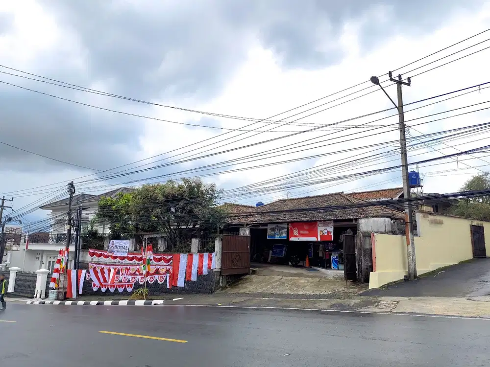 Rumah Bagus Siap Huni di Samping Jalan Cocok Untuk Usaha