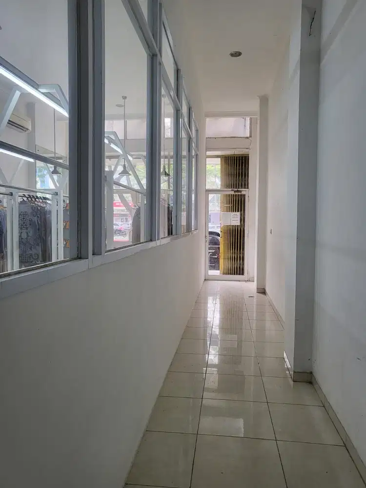 Disewakan Ruko Cocok Untuk Kantor Lantai 2 dan 3 Alam Sutera Tangerang