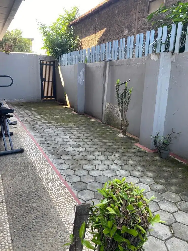 Dijual cepat rumah di tubagus ismail bandung
