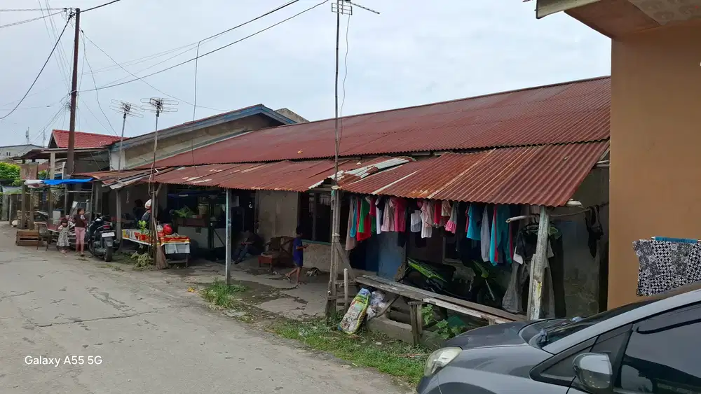 Rumah petak 6pintu di belakang RS Ibnus Sina kota Pekanbaru