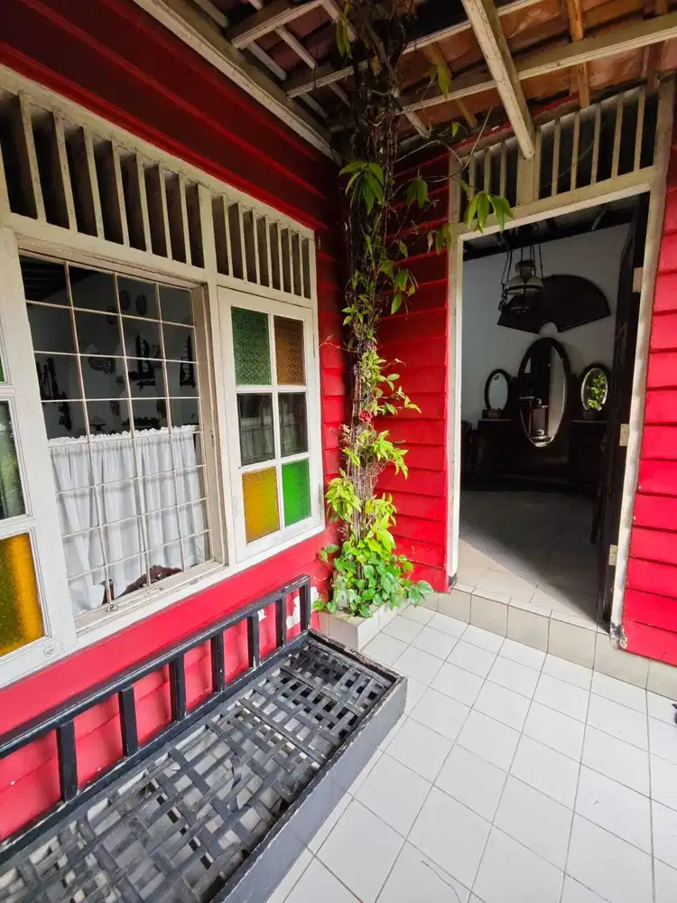 DIJUAL RUMAH ASRI 3 LANTAI KAWASAN KEBON JERUK SUKABUMI UTARA