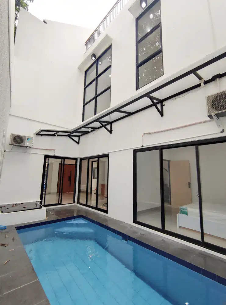 Rumah Baru Semi Furnish Ada Kolam Renang Palmerah Jakarta Barat