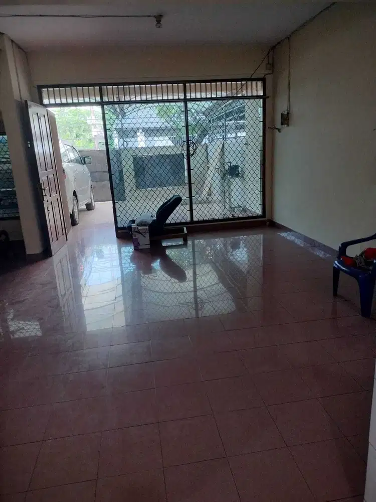 Rumah 2 Lantai Bojong Indah Jakarta Barat Nempel Puri Indah