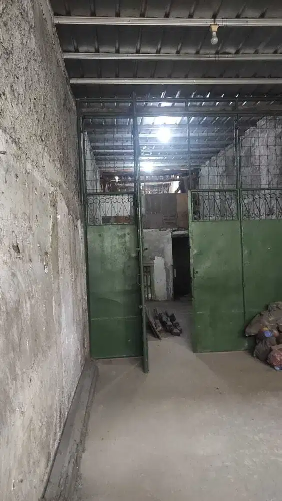 Dijual Gudang Strategis di Area Jembatan Lima 4x68 m