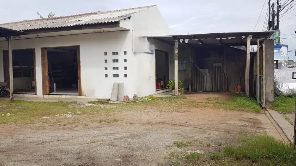 Tanah Kavling Pinggir Jalan Utama Bonus Bangunan Untuk Usaha di Ujung