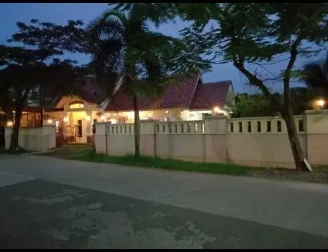 Disewakan rumah luas di griya telaga permai, pinggir jl. Raya Bogor