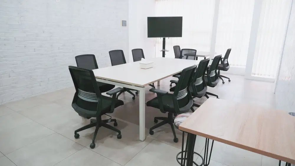 Sewa Office Siap Ditempati untuk 4 pax Furnished di Jemursari Surabaya
