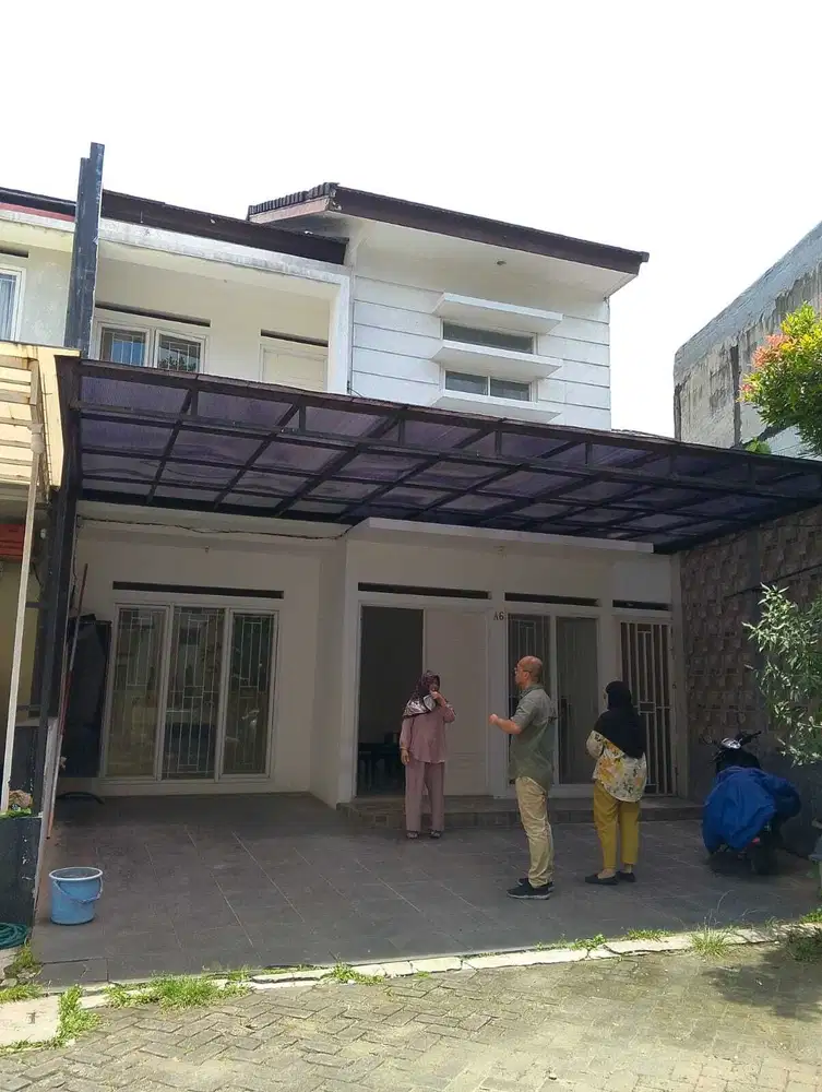 Disewakan Rumah dkm townhousedi Pejaten timur