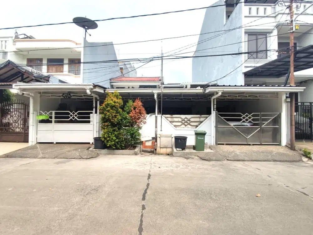 Rumah Sunter Paradise 2 Parkir Luas Hadap Taman OL Shop