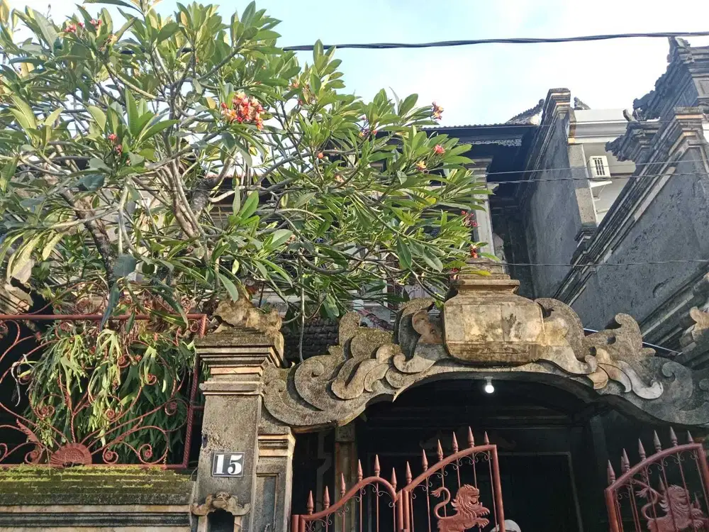 Disewakan Rumah 2 Lantai di Perumahan Buana Raya