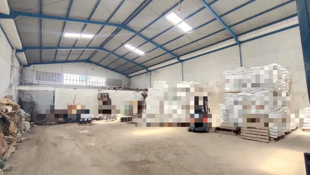 Gudang Zona Abu Akses kontainer di Taman Kopo Indah 2, SHM