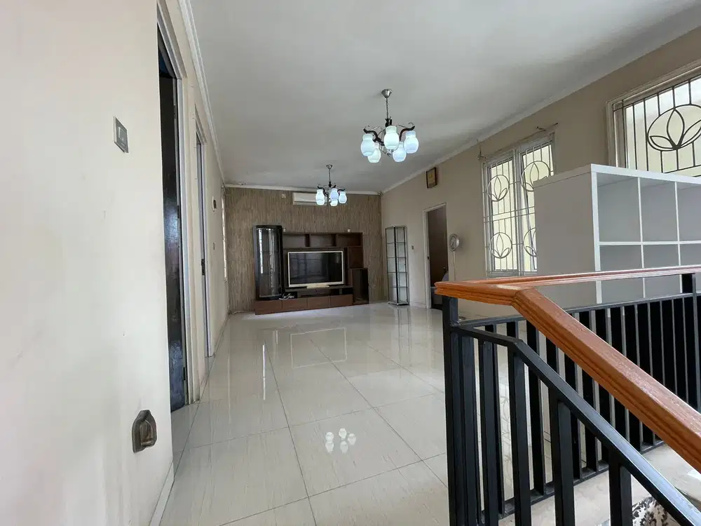 Disewakan rumah 2 lantai luas di banjar wijaya selangkah ke pintu toll
