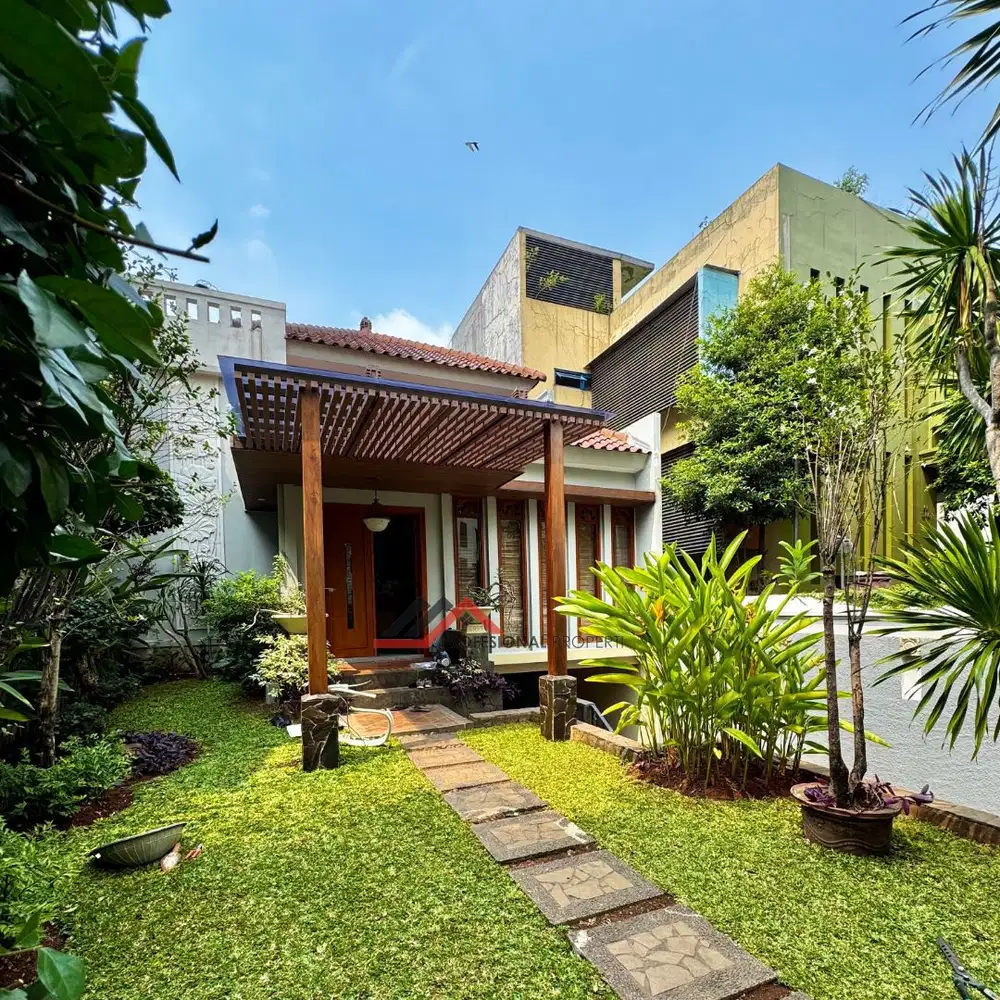 Rumah Bagus Dalam Komplek di Kemang