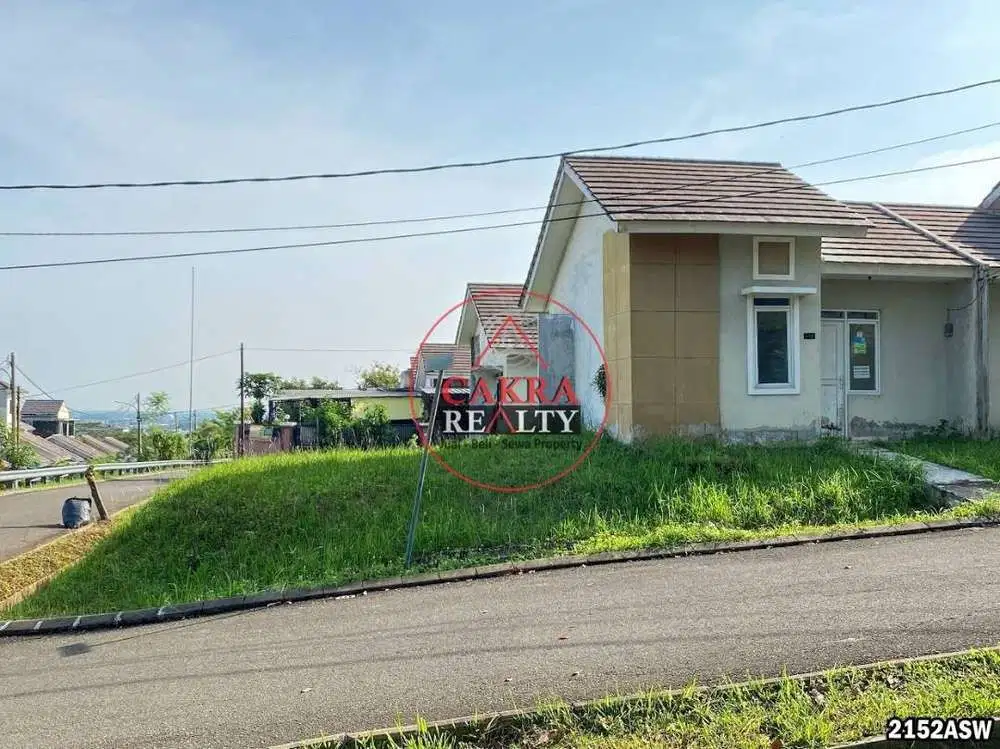 Rumah hoek siap dipoles
